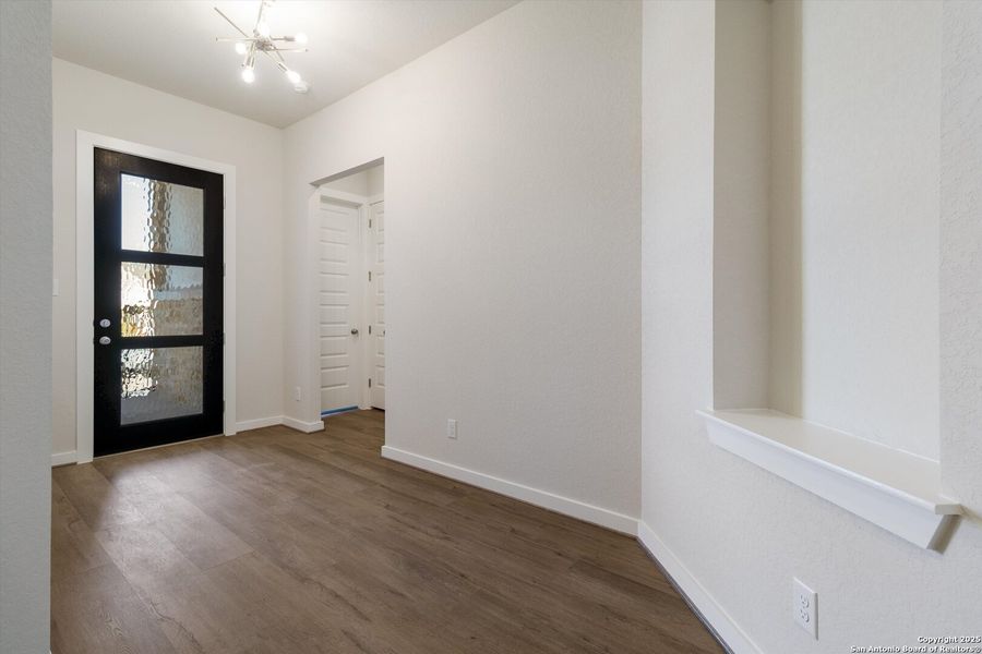 Spacious, unfurnished interior of a new home in Meyer Ranch, New Braunfels (Image 14). Spacious, unfurnished interior of a new home in Meyer Ranch, New Braunfels (Image 14).
