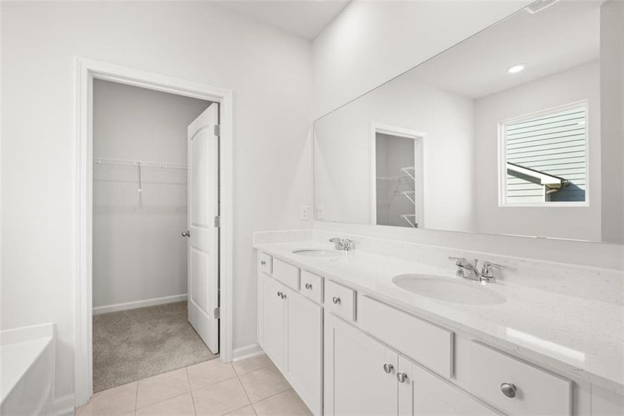 Furnished interior view inside a new home in Falcon Landing, Gainesville (Image 9).