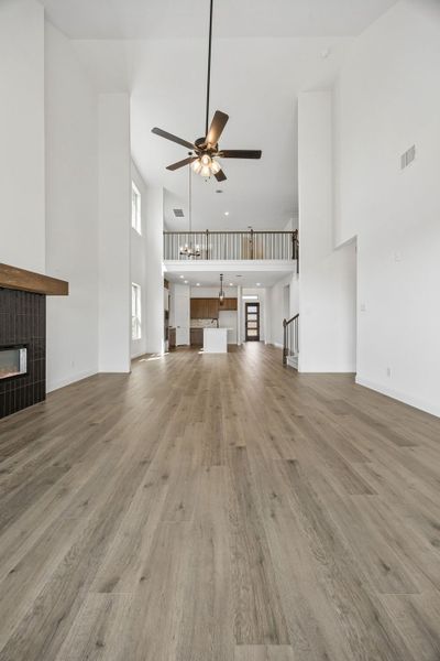 Spacious, unfurnished interior of a new home in Country Lakes, Denton (Image 24).