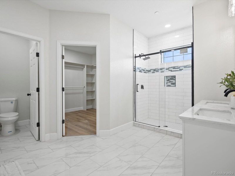 Image 33 of a home in .