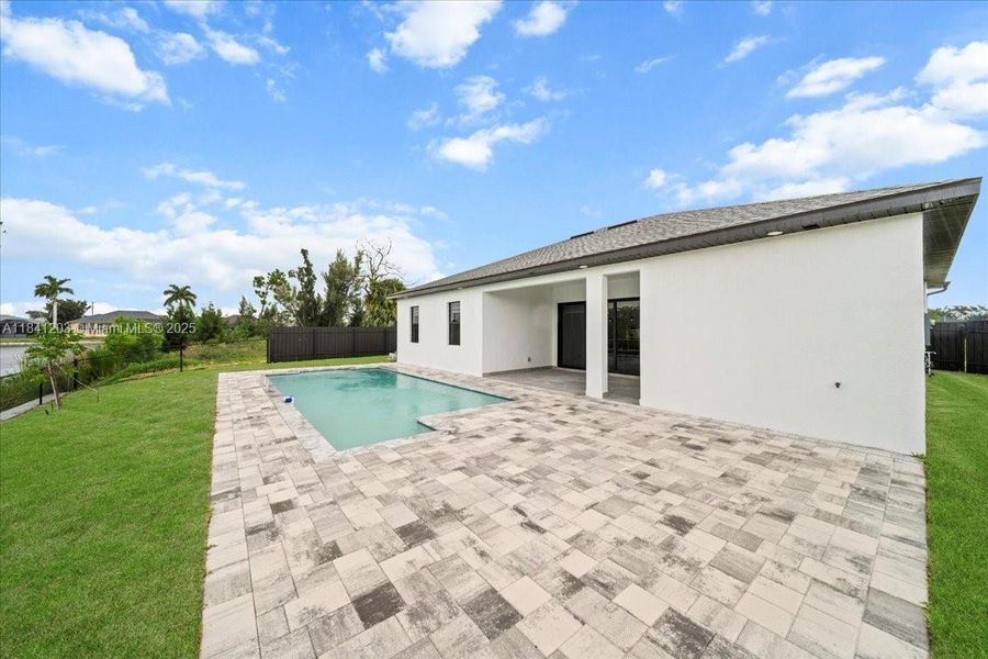 Exterior details and patio area of a home in , Cape Coral (Image 44). Exterior details and patio area of a home in , Cape Coral (Image 44).