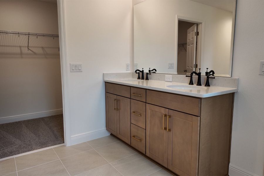 Modern Primary Bathroom with Stylish Features in Central Florida House Modern Primary Bathroom with Stylish Features in Central Florida House