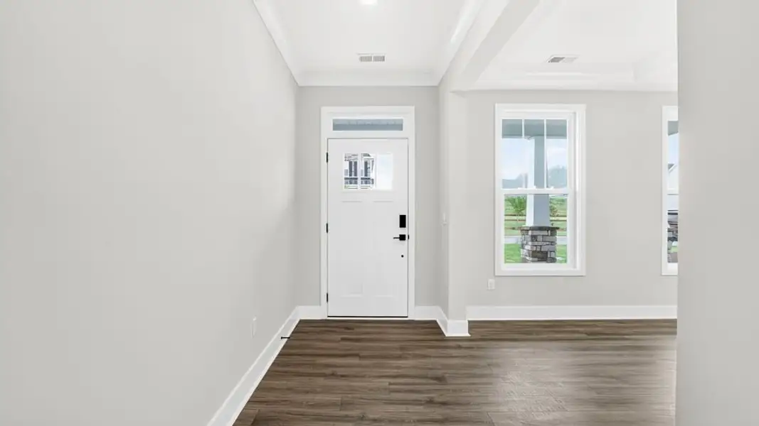 Spacious, unfurnished interior of a new home in Cottonwood Ridge, Piedmont (Image 20).