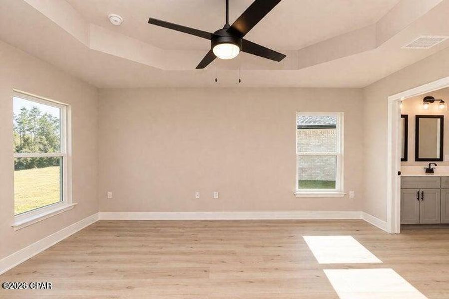Spacious, unfurnished interior of a new home in College Station, Panama City (Image 6).