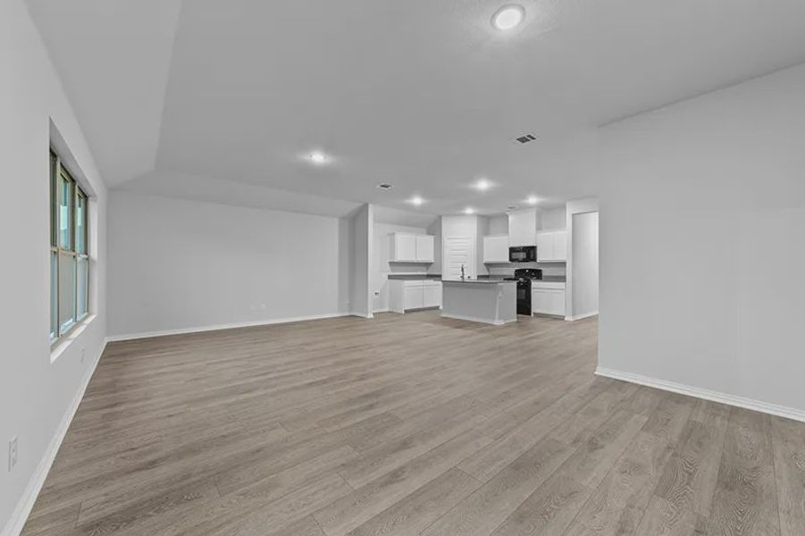 Representative unfurnished interior of a home built from the Knollwood by Cambridge Homes in Rolling Ridge, Van Alstyne (Image 20).