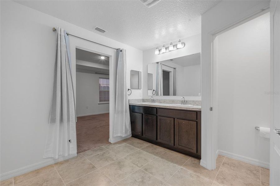 Furnished interior view inside a new home in Avalon Woods, Newberry (Image 10). Furnished interior view inside a new home in Avalon Woods, Newberry (Image 10).