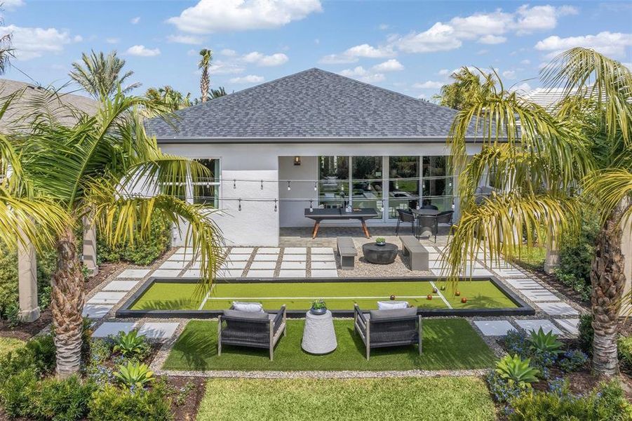 Exterior details and patio area of a home in Valencia Ridge, Wesley Chapel (Image 3).