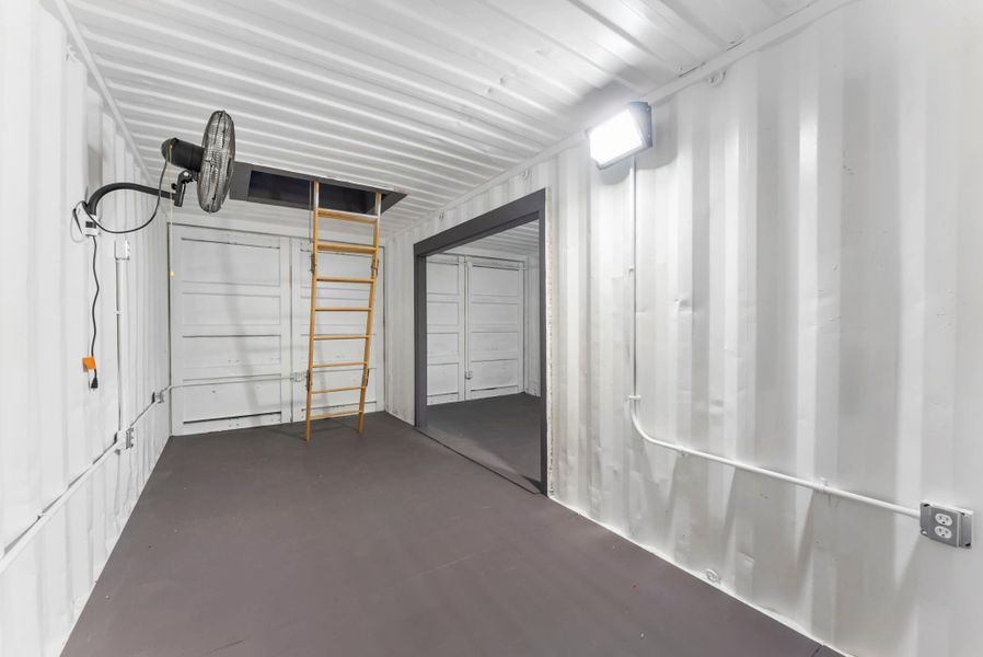 Spacious, unfurnished interior of a new home in , Houston (Image 37). Spacious, unfurnished interior of a new home in , Houston (Image 37).