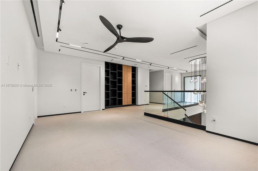 Image 28 of a home in .