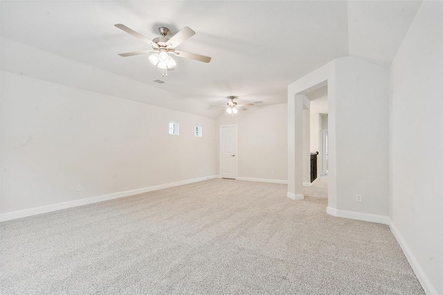 Spacious, unfurnished interior of a new home in Brookewater, Rosenberg (Image 29).