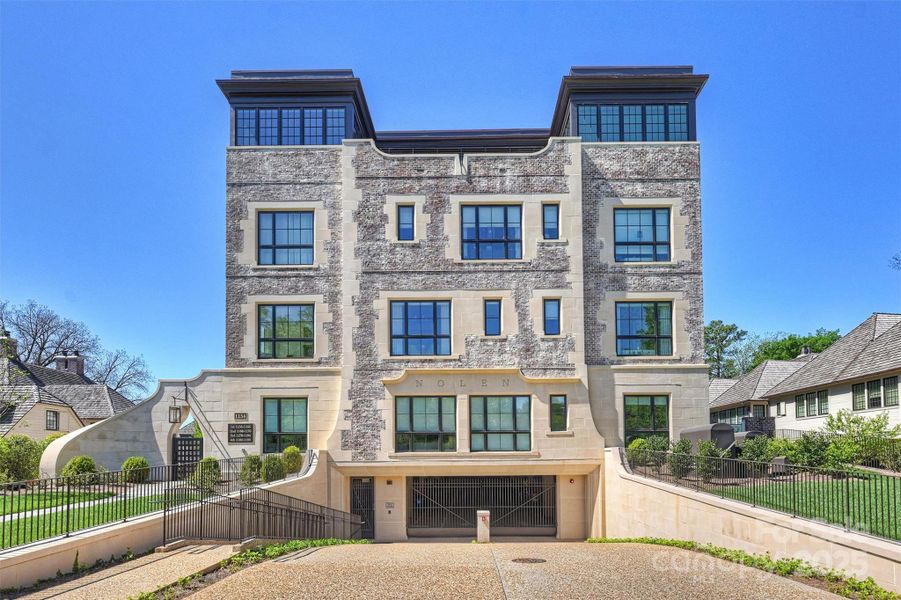 Image 27 of a home in .