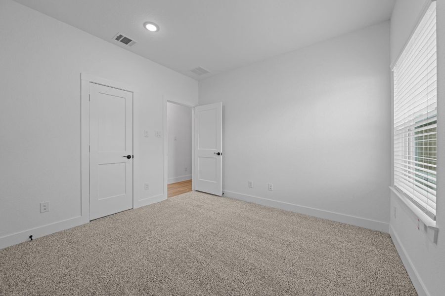 Spacious, unfurnished interior of a new home in Sienna, Missouri City (Image 18). Spacious, unfurnished interior of a new home in Sienna, Missouri City (Image 18).