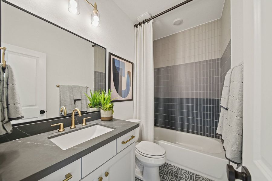 Furnished interior view inside a new home in Grange 45', Katy (Image 36).