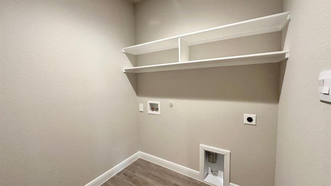 Spacious, unfurnished interior of a new home in Rock Creek Ranch, Fort Worth (Image 20).