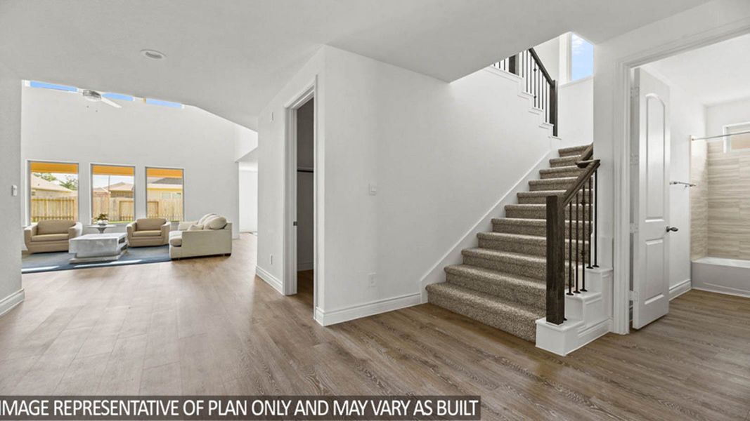 Representative unfurnished interior of a home built from the Kenzo by D.R. Horton in Riverside Estates, Mont Belvieu (Image 10).