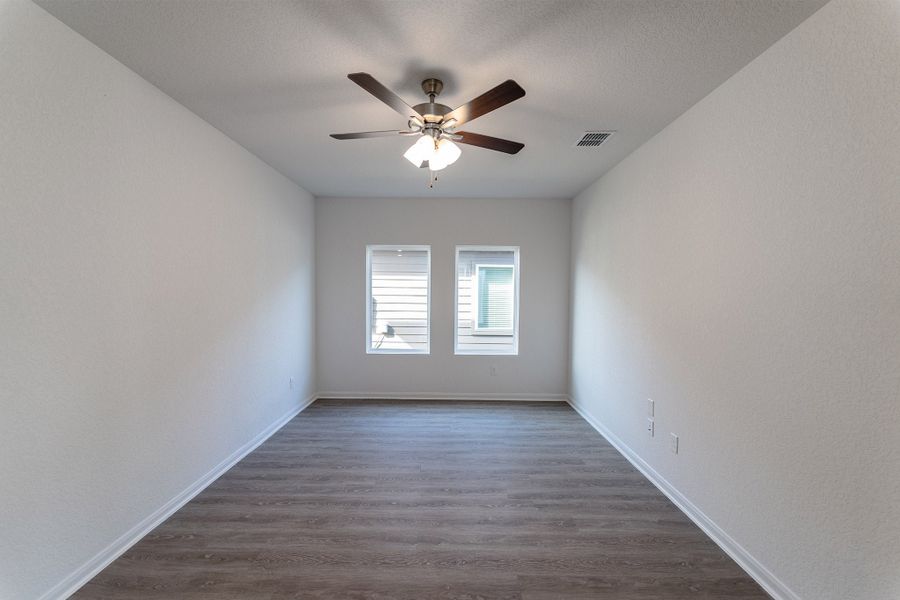 Spacious, unfurnished interior of a new home in Katzer Ranch, Converse (Image 10).