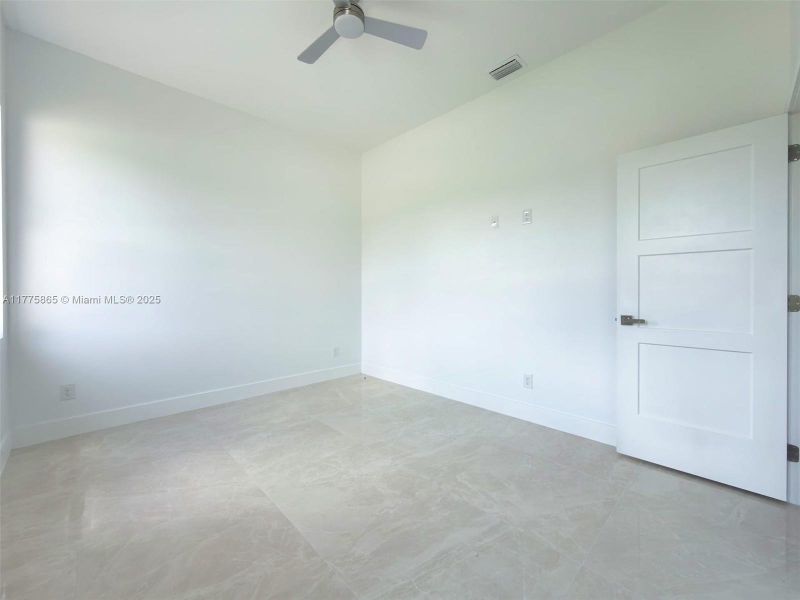 Spacious, unfurnished interior of a new home in , Lehigh Acres (Image 15).