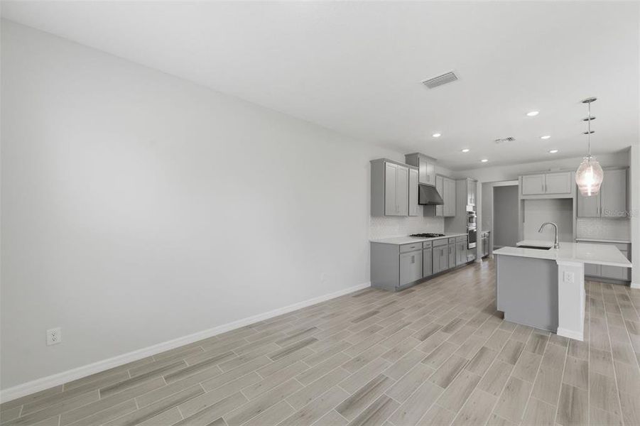 Spacious, unfurnished interior of a new home in Hammock at Two Rivers, Zephyrhills (Image 59).