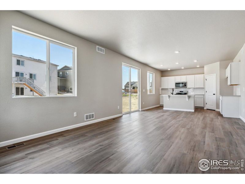 Spacious, unfurnished interior of a new home in The Overlook at Johnstown Farms, Johnstown (Image 9).