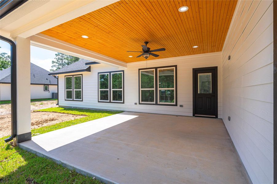Exterior details and patio area of a home in , Dayton (Image 3).