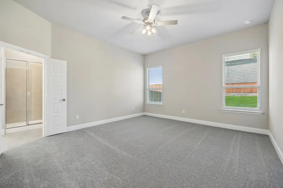 Spacious, unfurnished interior of a new home in Mayfield Farms, Arlington (Image 22).