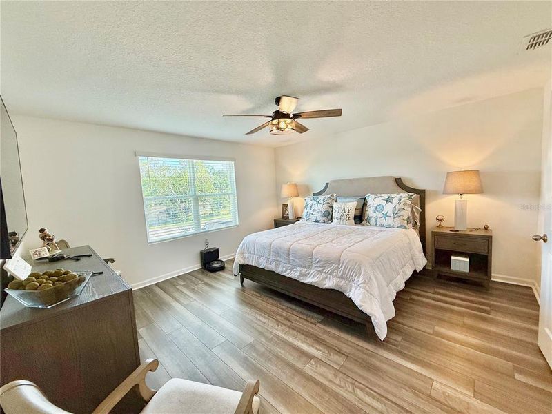 Furnished interior view inside a new home in , Gibsonton (Image 30).