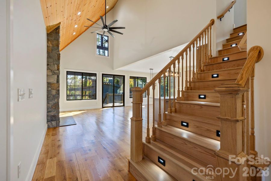 Spacious, unfurnished interior of a new home in , Hendersonville (Image 13).
