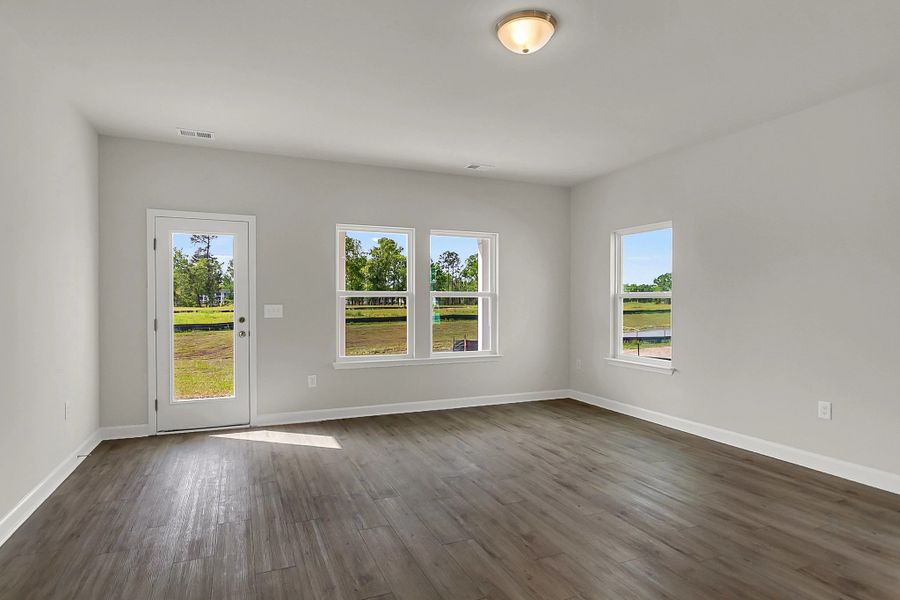 Similar Washington floorplan shown for inspiration - features and finishes vary Similar Washington floorplan shown for inspiration - features and finishes vary