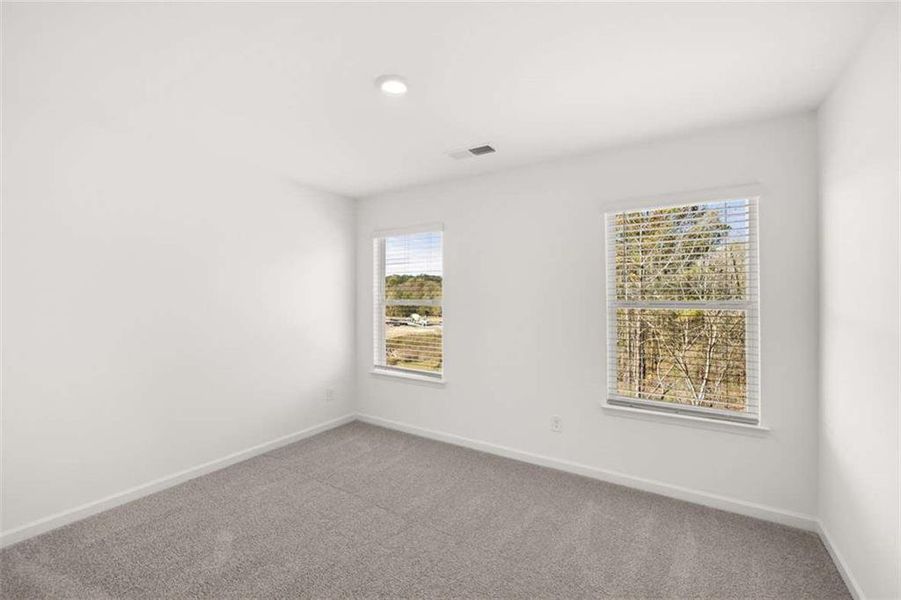 Spacious, unfurnished interior of a new home in Water Oak Estates, Lawrenceville (Image 35).