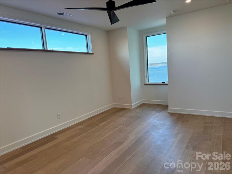 Bedroom 3 w/ Jack and Jill Bathroom