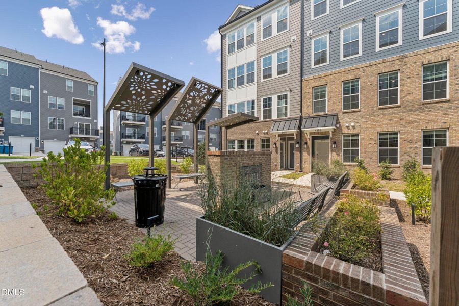 Grove 98 Courtyard 2