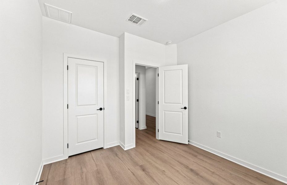 Spacious, unfurnished interior of a new home in Kuempel Farms, Pflugerville (Image 57).