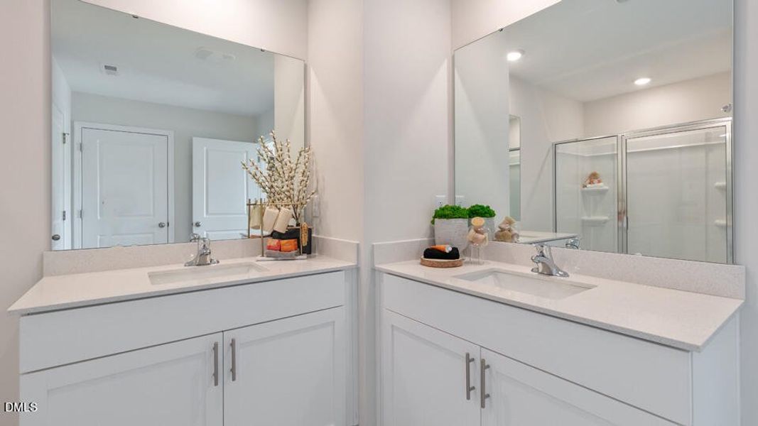 lot-106-collin-b-553-old-battle-bridge-r