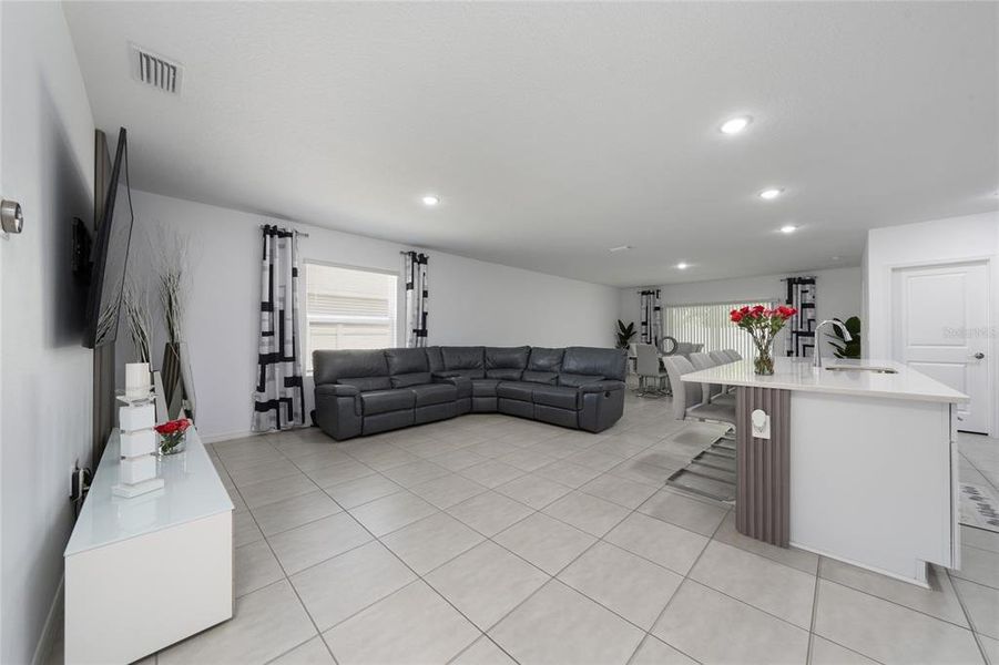 Furnished interior view inside a new home in , Kissimmee (Image 8).