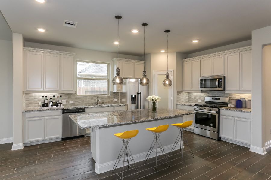 Representative furnished interior of a home built from the Cascade by Beazer Homes in Laurel Landing: Landmark Collection, Alvin (Image 10). Representative furnished interior of a home built from the Cascade by Beazer Homes in Laurel Landing: Landmark Collection, Alvin (Image 10).