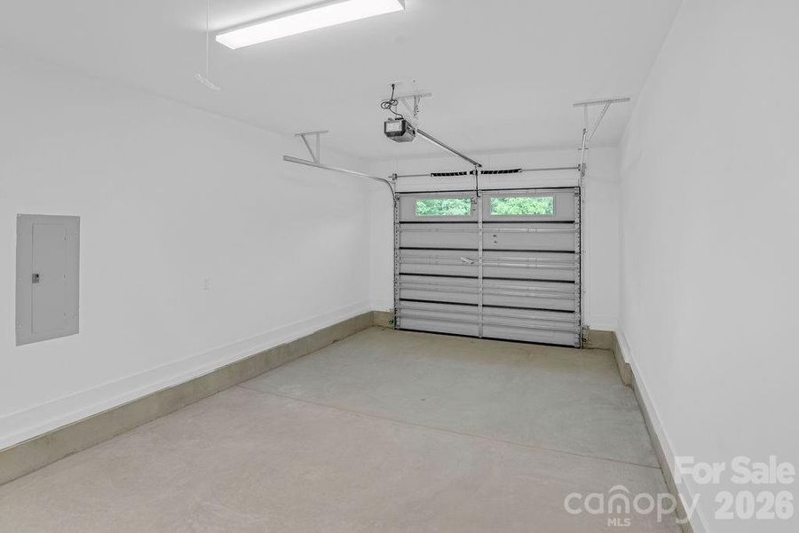 Spacious, unfurnished interior of a new home in , Bessemer City (Image 19).