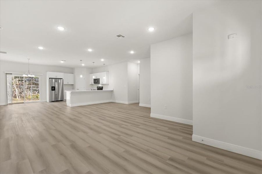 Spacious, unfurnished interior of a new home in , Ocala (Image 17).