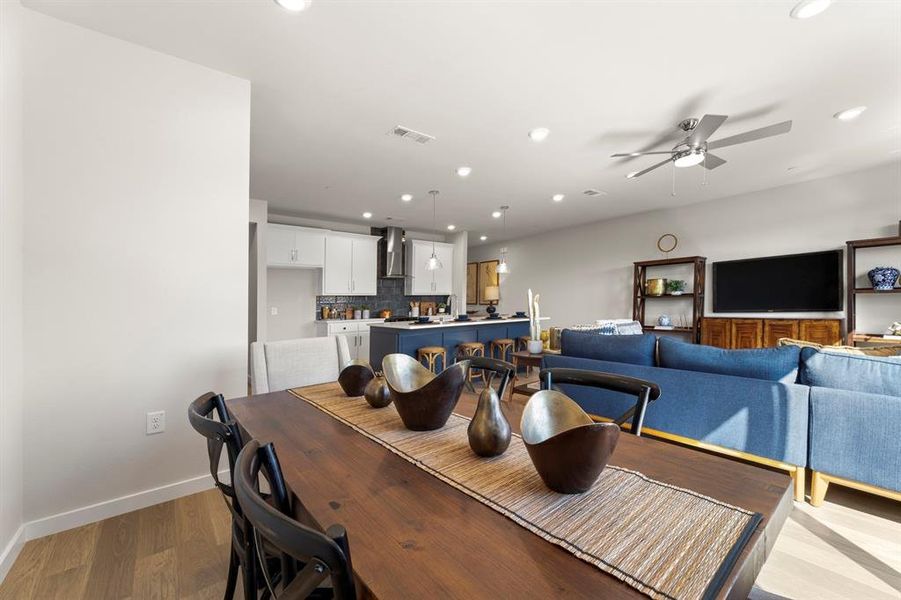 9015 Indianola_2540_Coral_Dining (2)