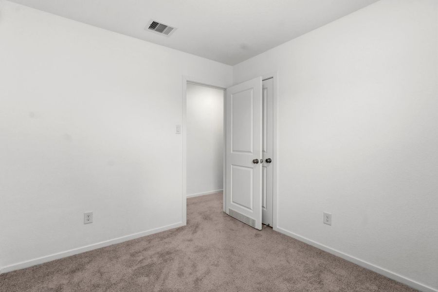 Spacious, unfurnished interior of a new home in Tavola, New Caney (Image 30).