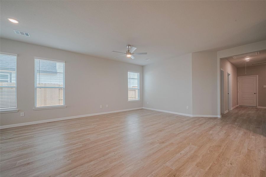 Spacious, unfurnished interior of a new home in , Brookshire (Image 27).