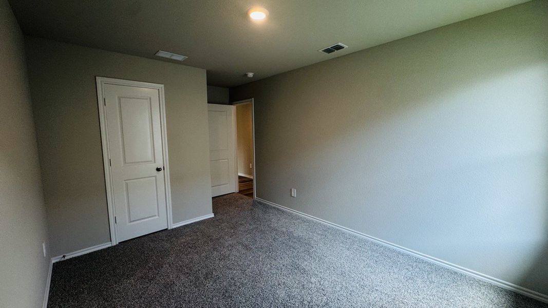 Spacious, unfurnished interior of a new home in Lonestar at Liberty Trails, Fort Worth (Image 15).