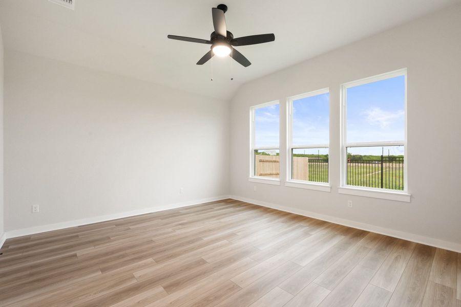 Spacious, unfurnished interior of a new home in Lagos Reserve, Manor (Image 35).