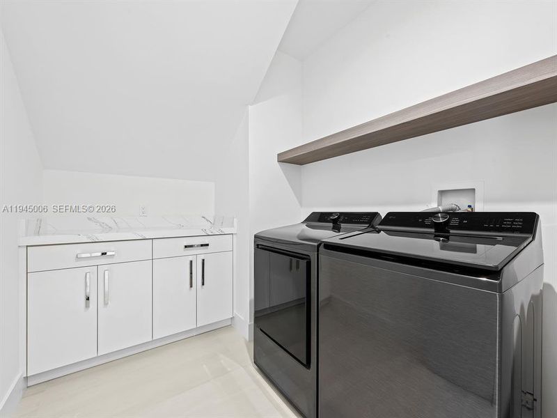 Close-up of interior finishes inside a home in , Fort Lauderdale (Image 20).