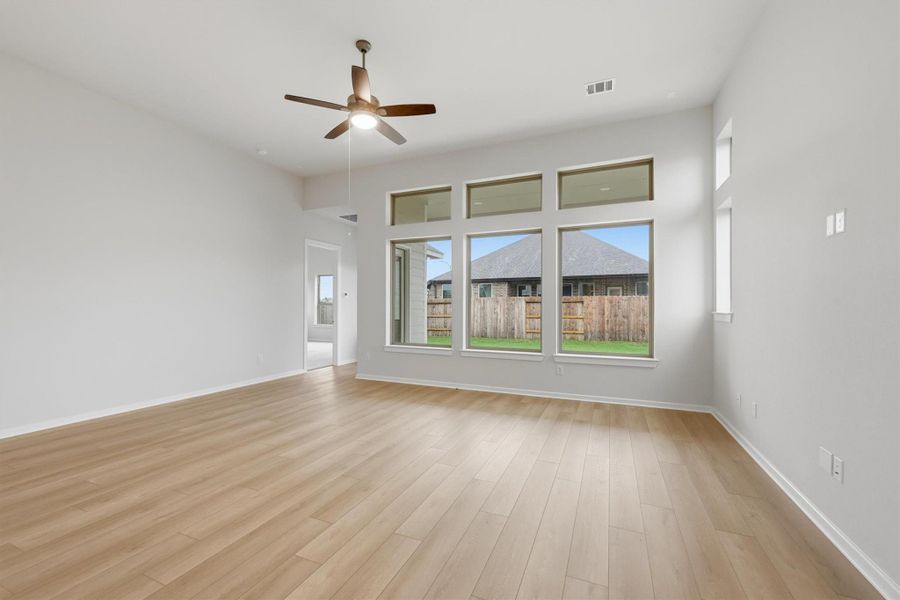 Spacious, unfurnished interior of a new home in Canterra Creek  60', Iowa Colony (Image 29).