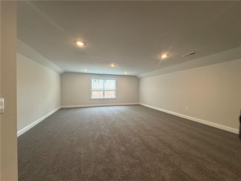 Spacious, unfurnished interior of a new home in Tuscany Hills, Douglasville (Image 18).