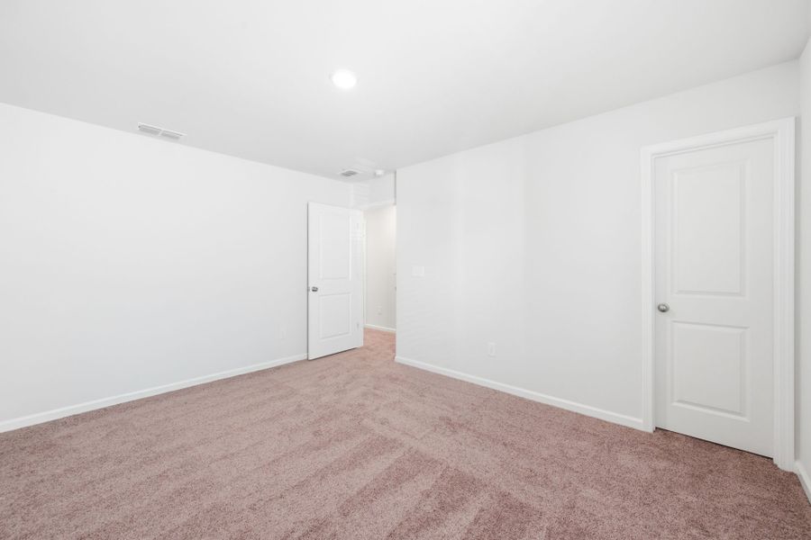 Spacious, unfurnished interior of a new home in Grand Arbor, Blythewood (Image 30).