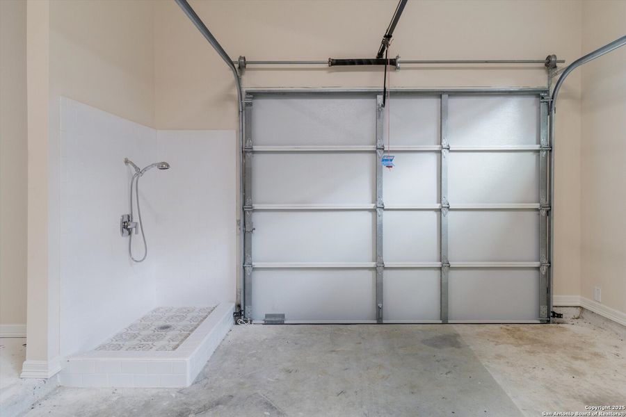 Spacious, unfurnished interior of a new home in , Bulverde (Image 17). Spacious, unfurnished interior of a new home in , Bulverde (Image 17).