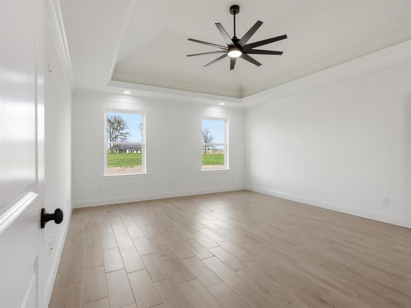 Spacious, unfurnished interior of a new home in , Weatherford (Image 25).