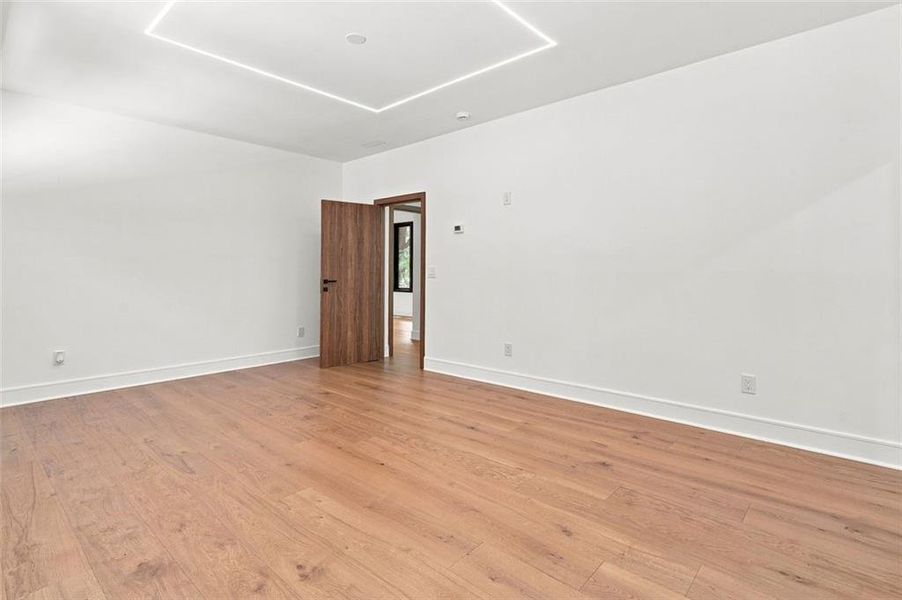 Spacious, unfurnished interior of a new home in , Atlanta (Image 43).