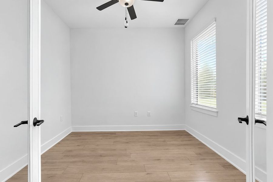 Spacious, unfurnished interior of a new home in Silverleaf, Cedar Creek (Image 37). Spacious, unfurnished interior of a new home in Silverleaf, Cedar Creek (Image 37).
